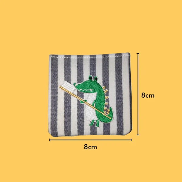 Crocodile holding a toothbrush Iron-on Embroidery