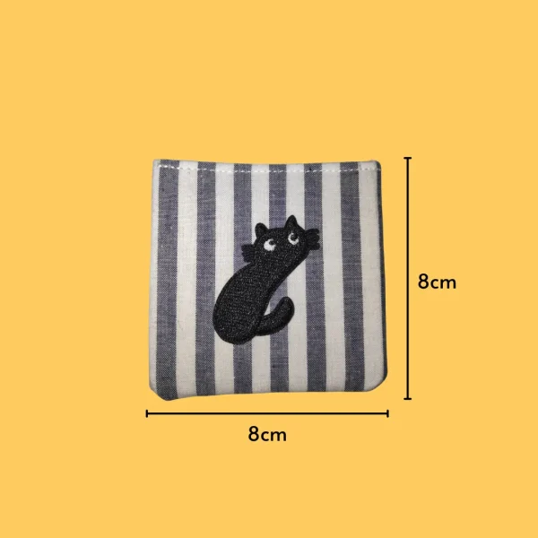 Black cat waiting Iron-on Embroidery