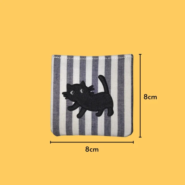 Chilling Black Cat Iron-on Embroidery