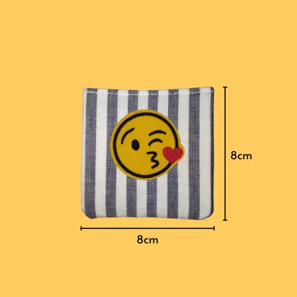 Smiling kissy face emoji Iron-on Embroidery
