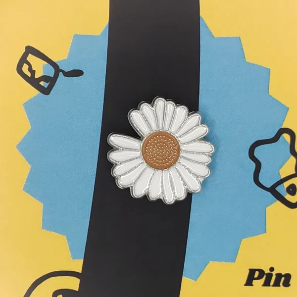 White Daisy Flower Enamel Pin